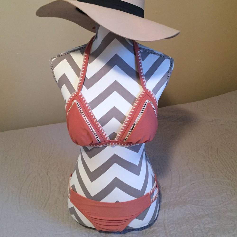 NWT!! Adorable Bikini with Detailed Stitching
